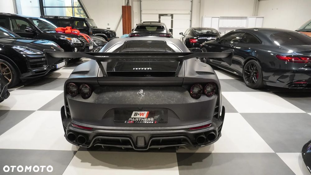 Ferrari 812 Superfast - 16