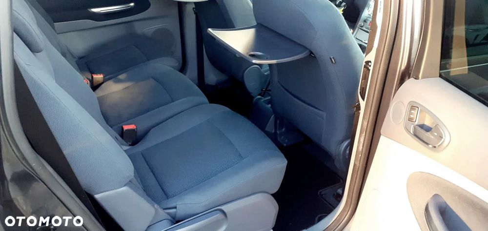 Ford Galaxy 2.0 Concept - 24