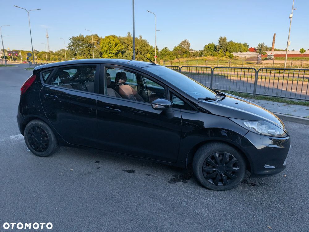 Ford Fiesta 1.6 TDCi Titanium - 10