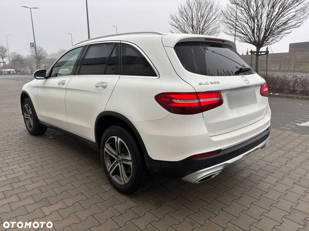 Mercedes-Benz GLC 300 4Matic 9G-TRONIC Exclusive - 4