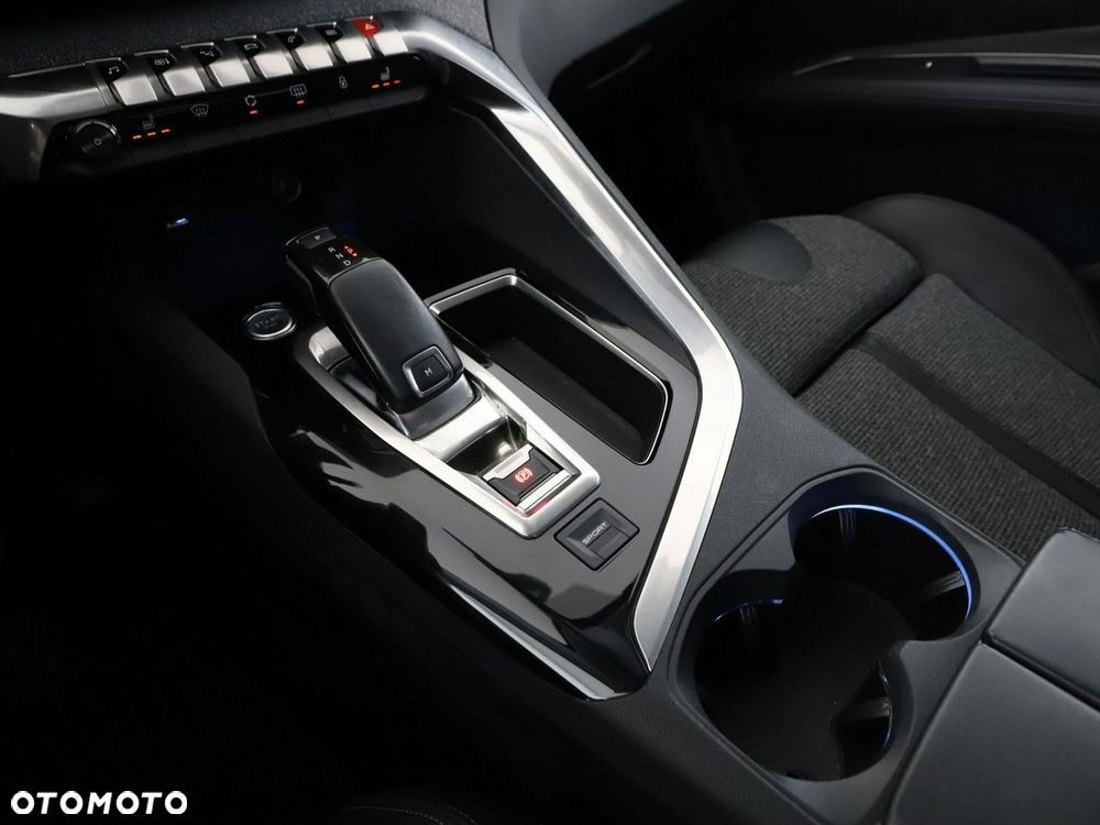 Peugeot 3008 1.2 PureTech Allure S&S EAT8 - 31