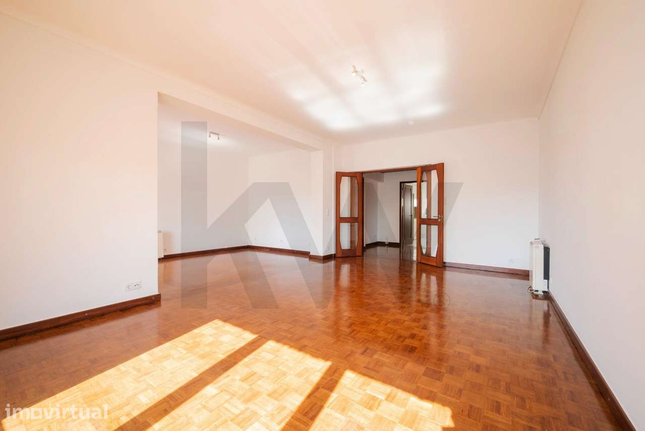 ​​​​​​​​​​​​​​​​​​​​​​​​​​​​Exclusivo Apartamento T3 em Miraflores na - Grande imagem: 5/40