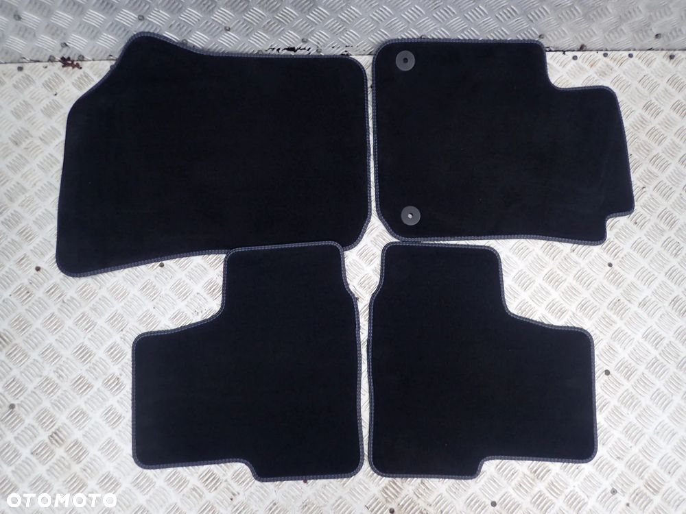 DYWANIKI VW UP 1S0864478 - 1