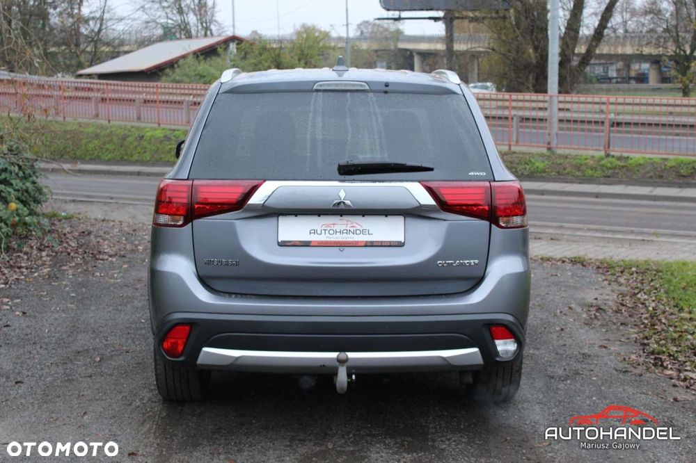 Mitsubishi Outlander - 5