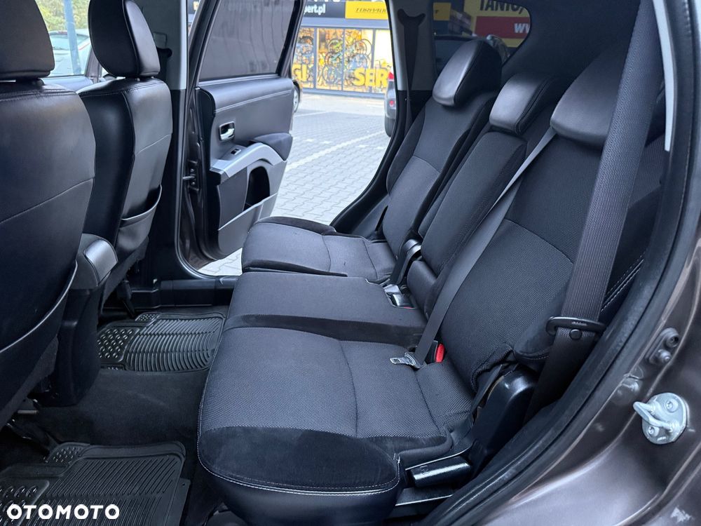 Mitsubishi Outlander - 29