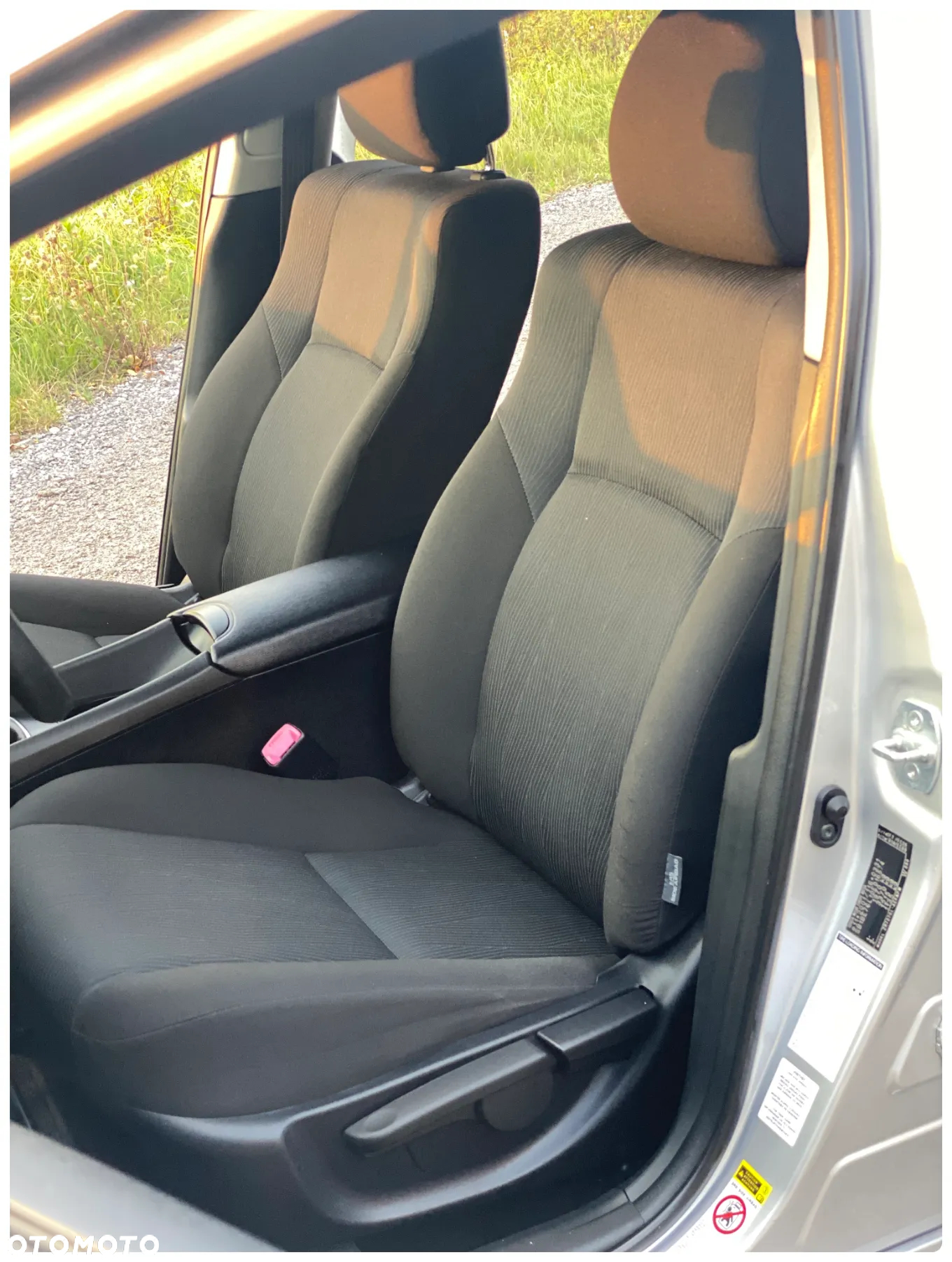 Toyota Avensis 1.6 - 16