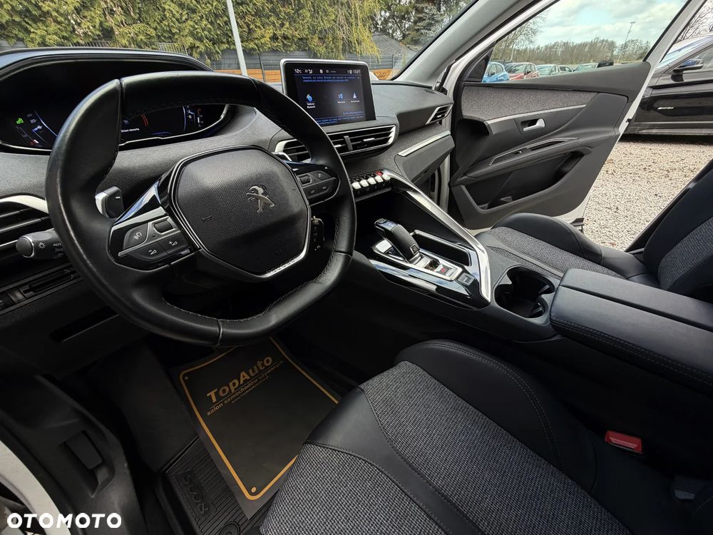 Peugeot 5008 1.2 PureTech Allure S&S EAT8 - 17