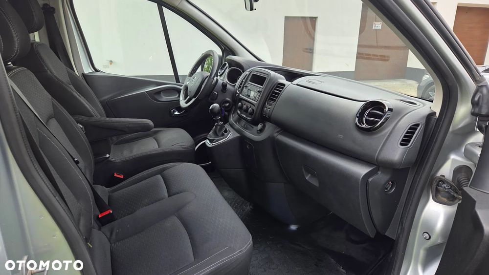 Opel Vivaro - 10