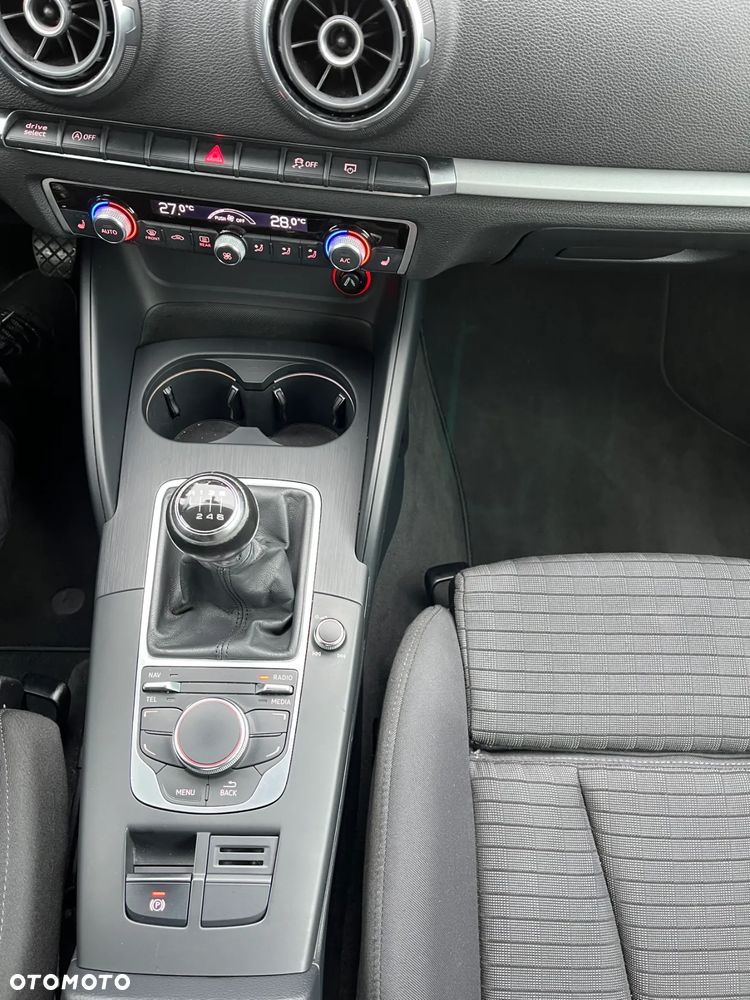 Audi A3 3-drzwiowe 1.4 TFSI S line Sportpaket - 8