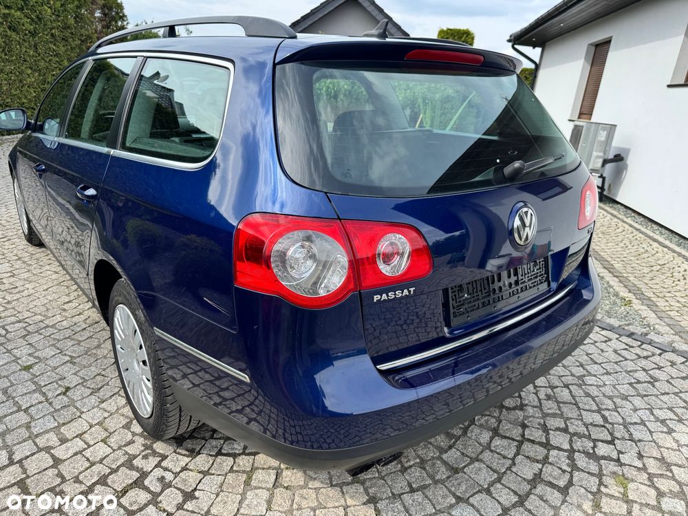 Volkswagen Passat - 12