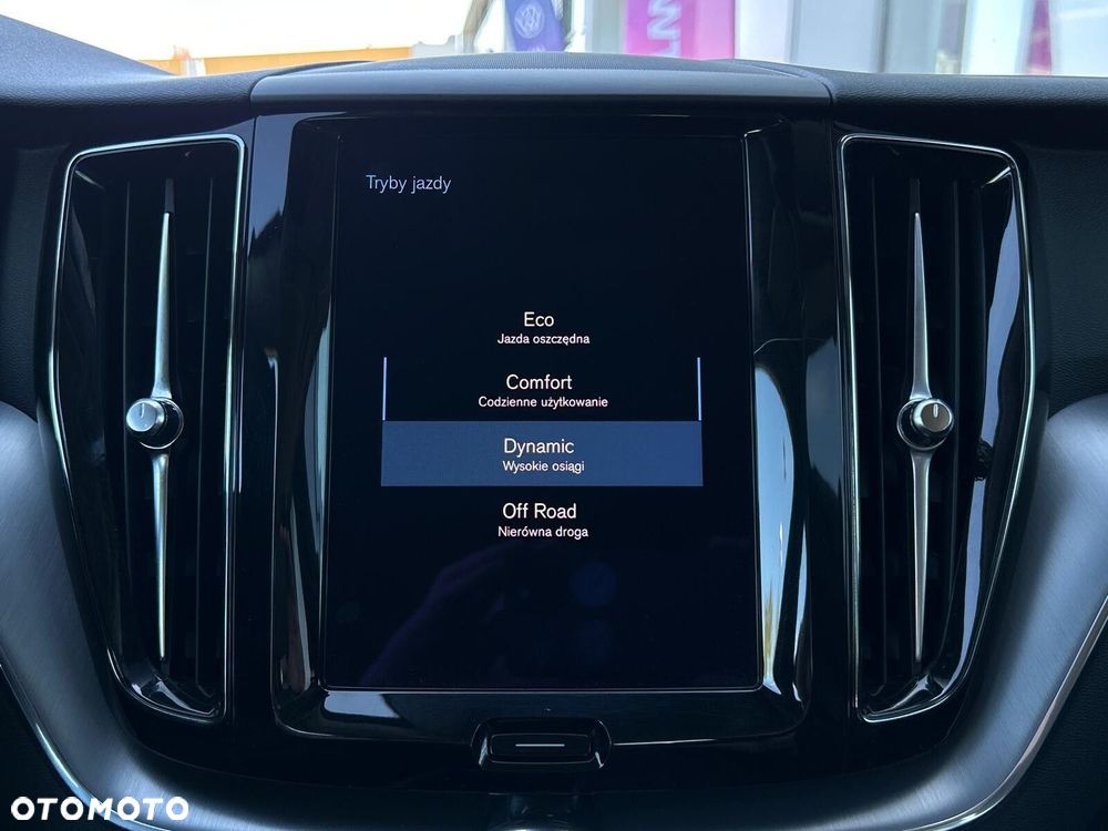 Volvo XC 60 B4 B Momentum - 30