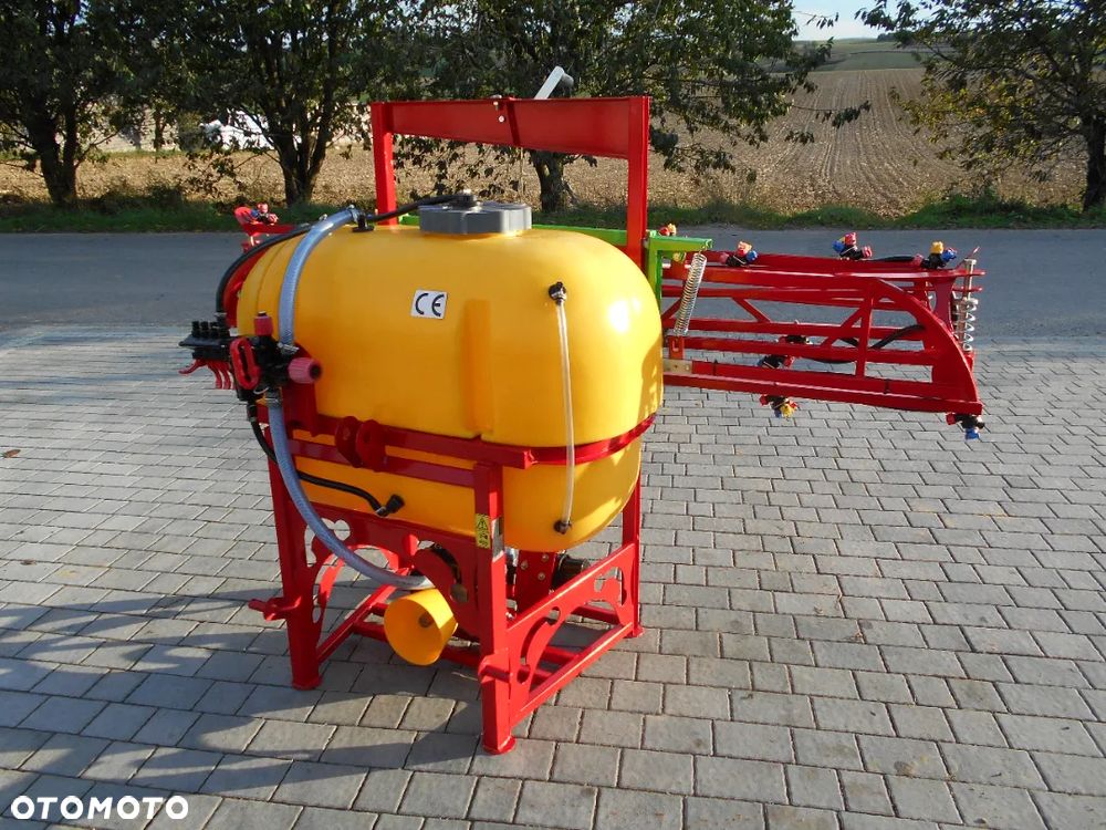 SOKÓŁ Opryskiwacz polowy 200/400/600/800l  DEMAROL potrójna oprawa rozpylaczy/zawór - 3