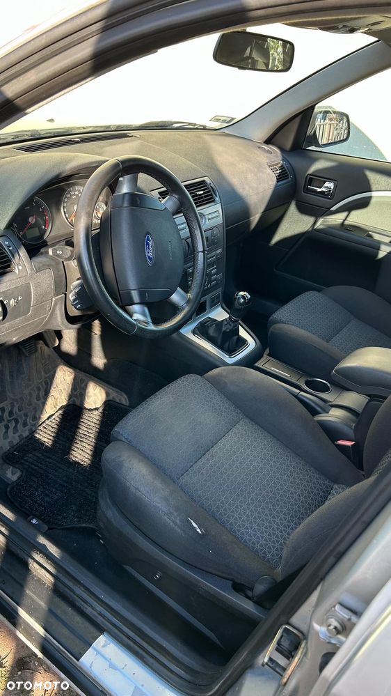 Ford Mondeo 1.8 Ambiente - 8