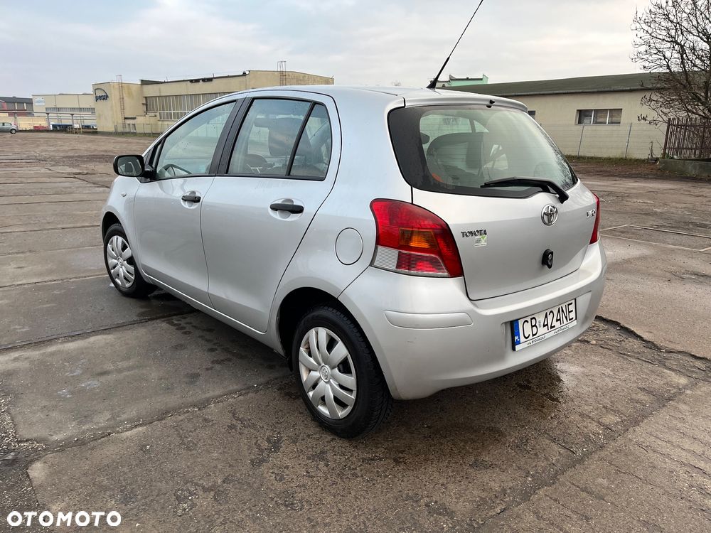 Toyota Yaris 1.0 Terra A/C - 4