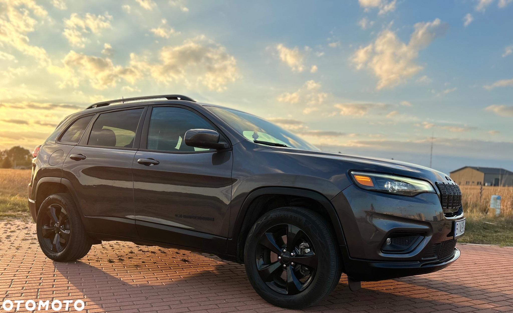 Jeep Cherokee - 8