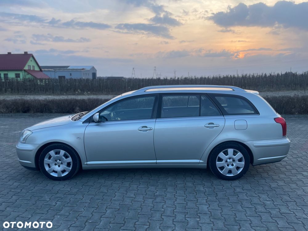 Toyota Avensis 1.8 VVT-i Terra - 11