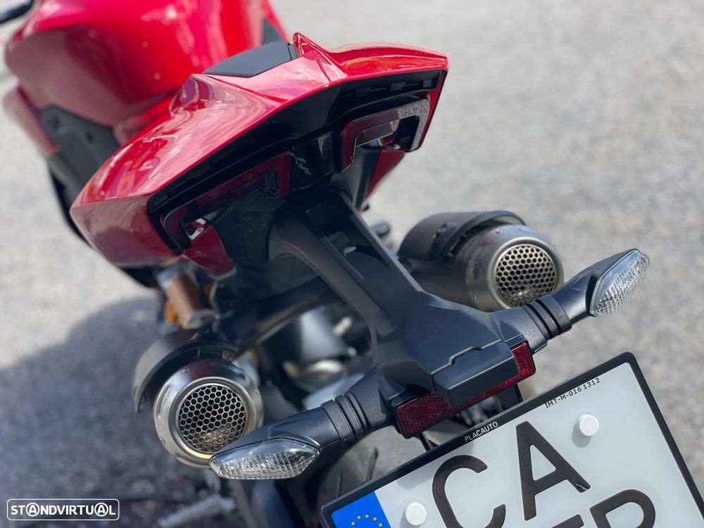 Ducati Streetfighter V2 S - 16