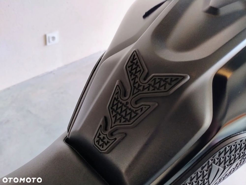 Yamaha MT - 16