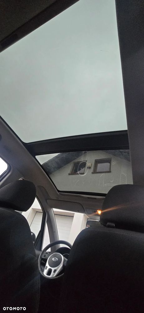 Kia Venga 1.4 L - 10