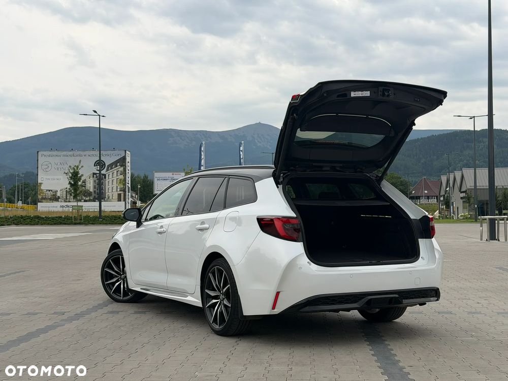 Toyota Corolla 2.0 Hybrid GR Sport Dynamic - 9