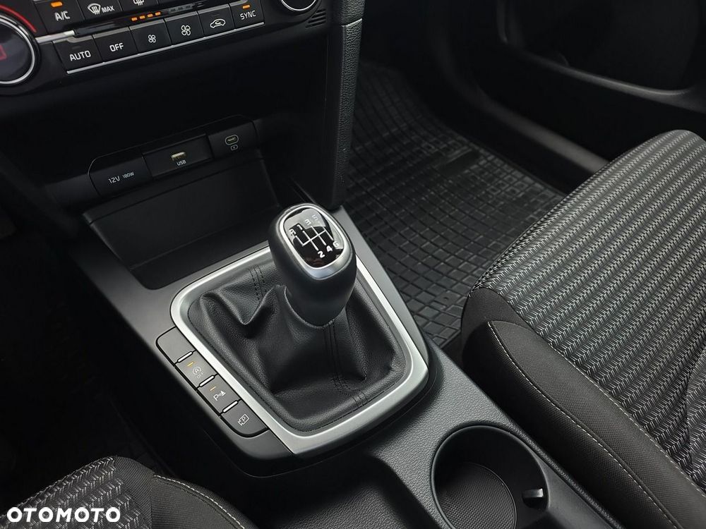 Kia XCeed 1.5 T-GDI M - 22