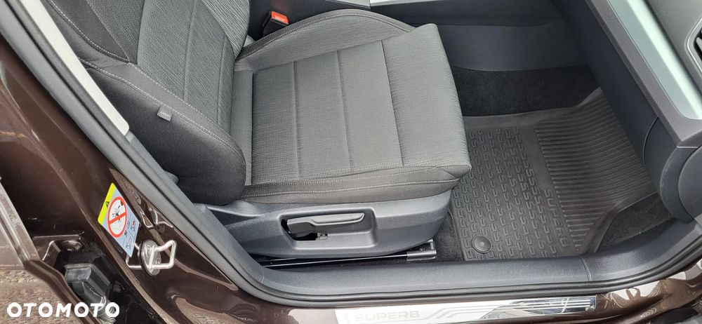 Skoda Superb 2.0 TDI Ambition DSG - 14