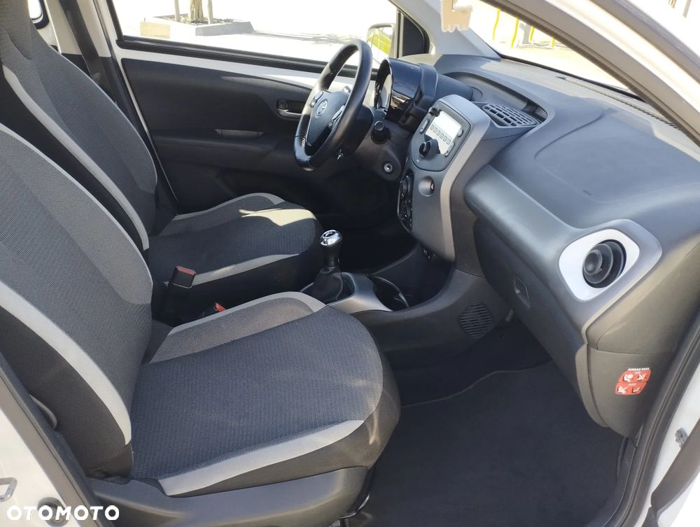 Toyota Aygo x-play - 13