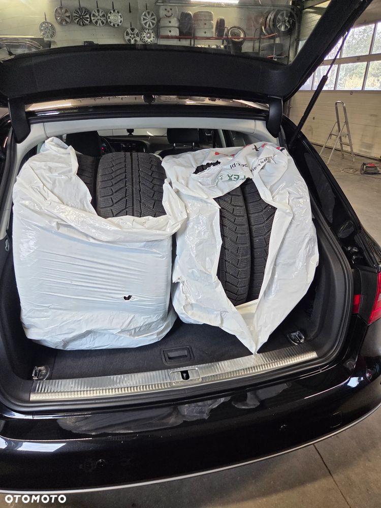 Audi A4 Avant 2.0 TDI DPF quattro S tronic S line Sportpaket - 4