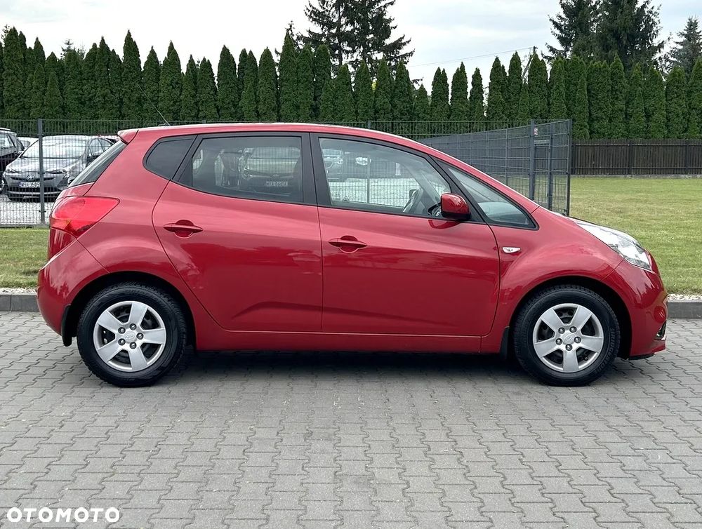 Kia Venga - 15