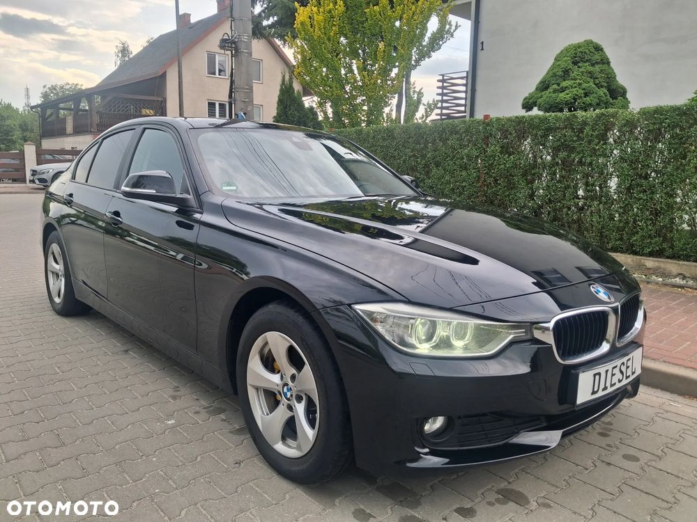 BMW Seria 3 318d Sport Line - 8