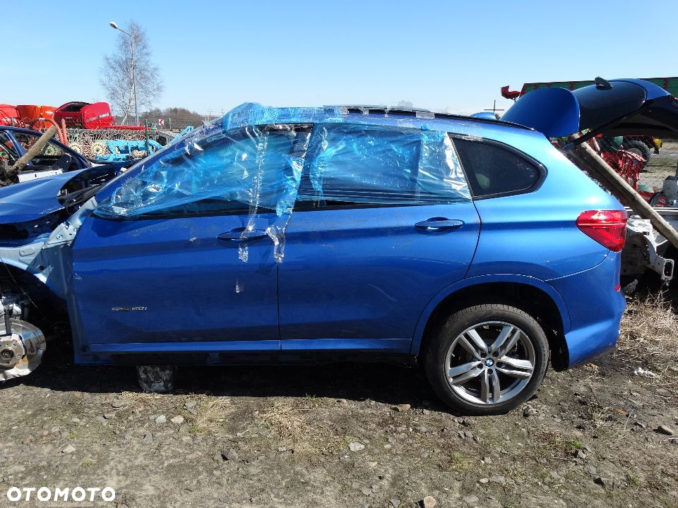 BMW X1 F48 USA EUROPA WNĘTRZE TAPICERKA BOCZKI KONSOLA WYKŁADZINA - 22