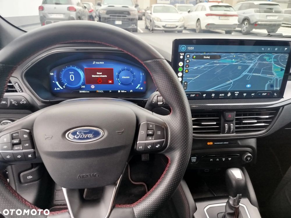 Ford Focus 1.0 EcoBoost Hybrid ST-LINE X - 24