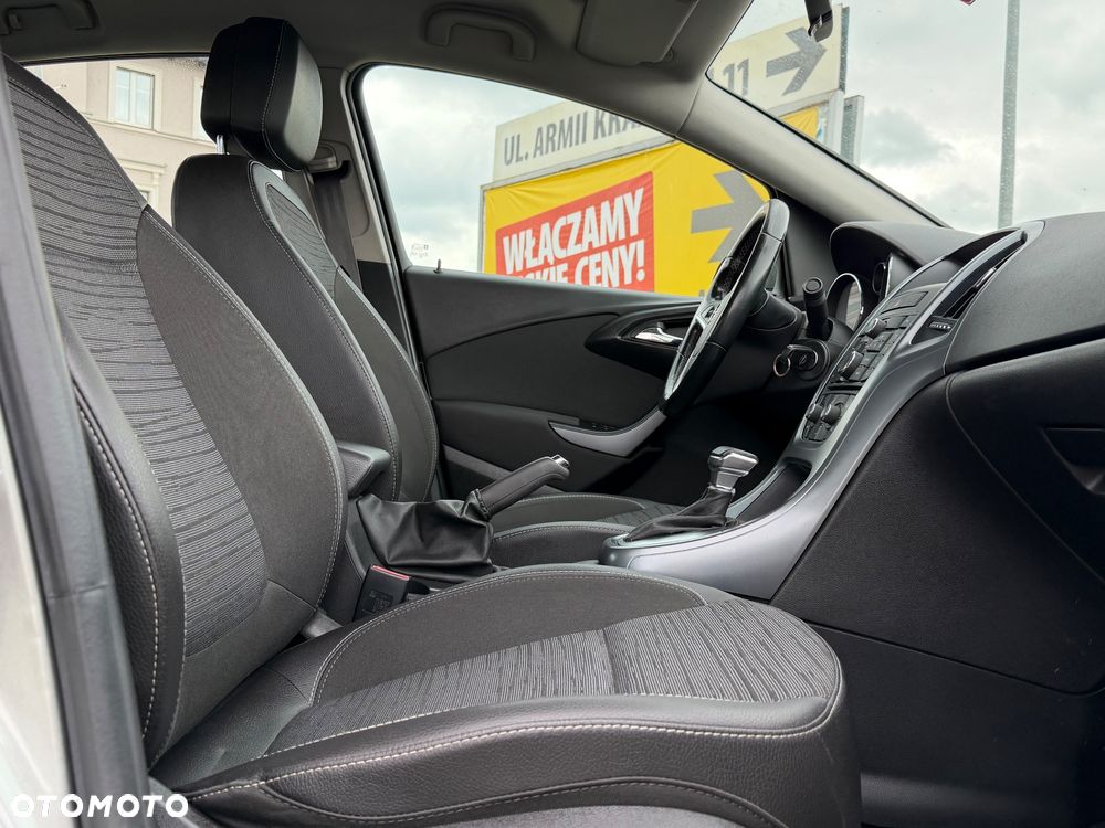 Opel Astra 1.6 Cosmo EU6 - 19
