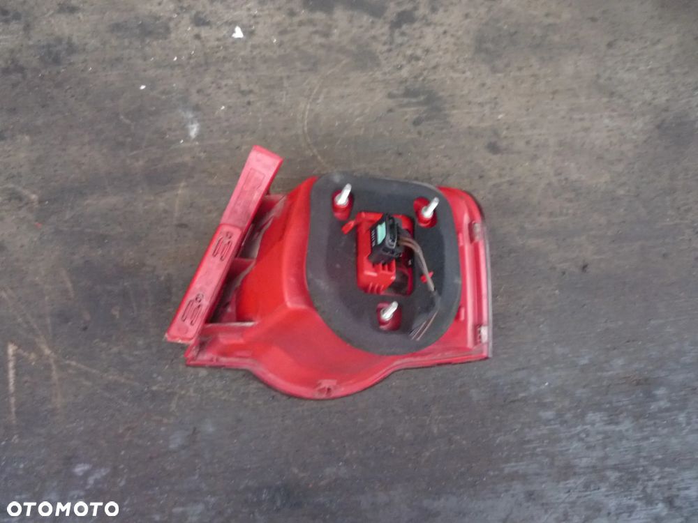 VW PASSAT B6 SEDAN LAMPA TYLNA LEWA LUB PRAWA - 9