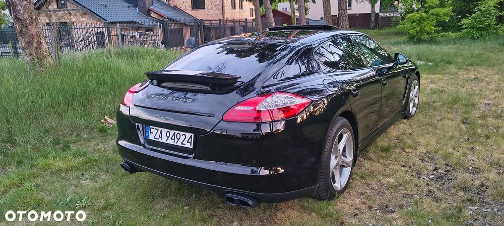 Porsche Panamera Platinum Edition PDK - 17