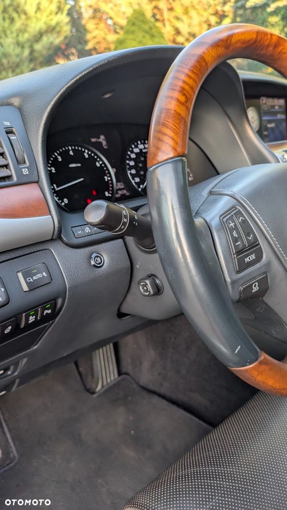 Lexus LS 460 Elite AWD - 13