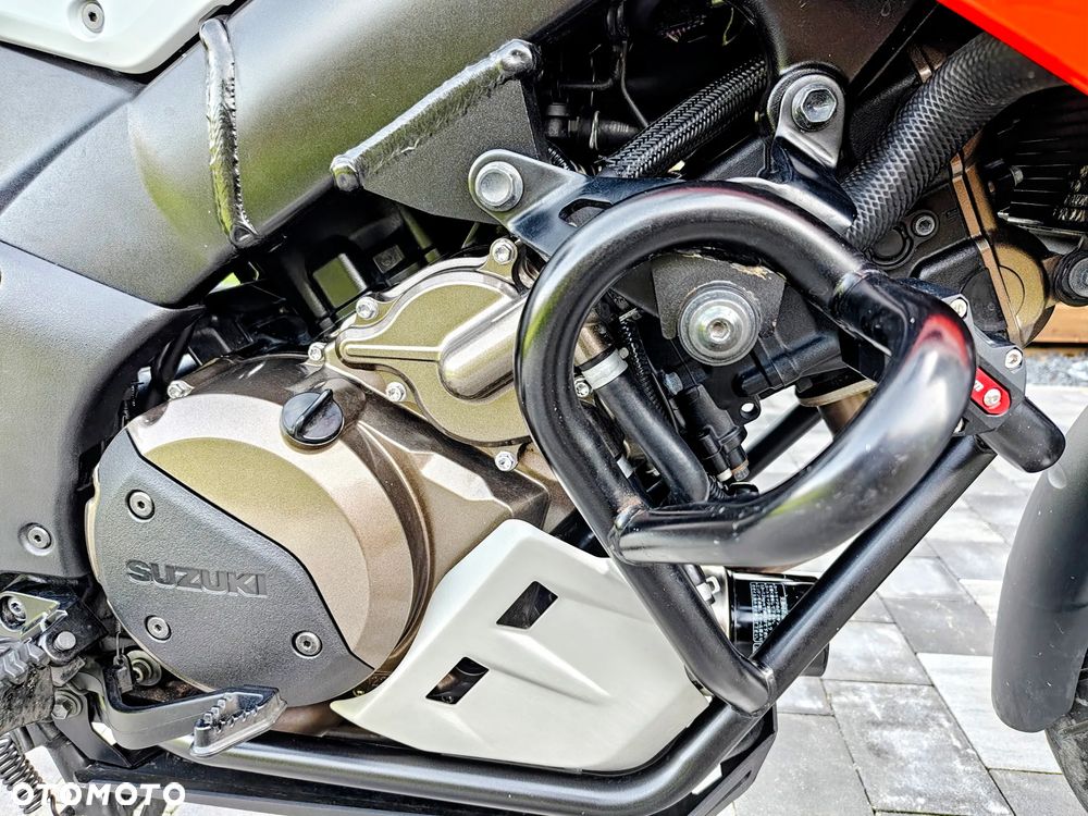 Suzuki V-STROM - 18