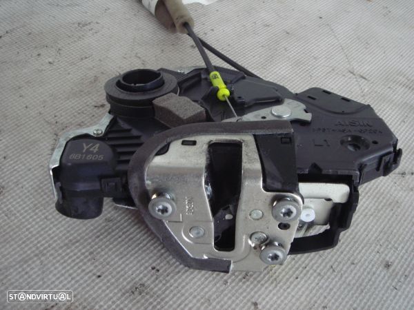 Fecho Da Porta Frente Esq Toyota Corolla (_E12_) - 2