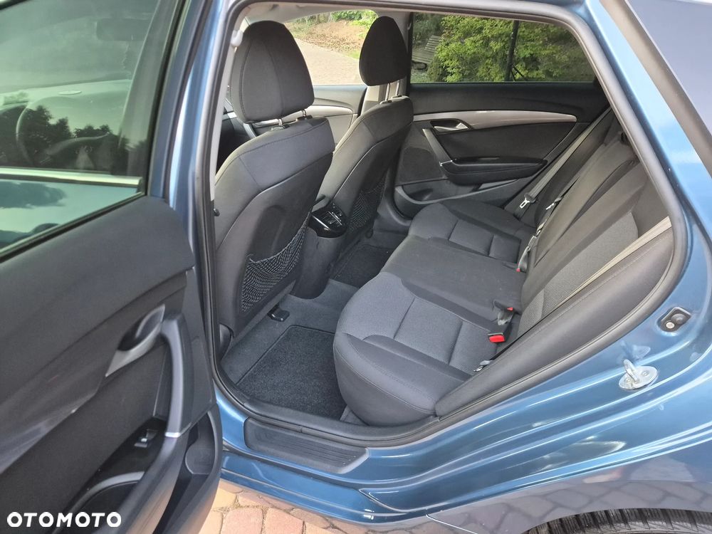 Hyundai i40 1.7 CRDi Comfort + - 7