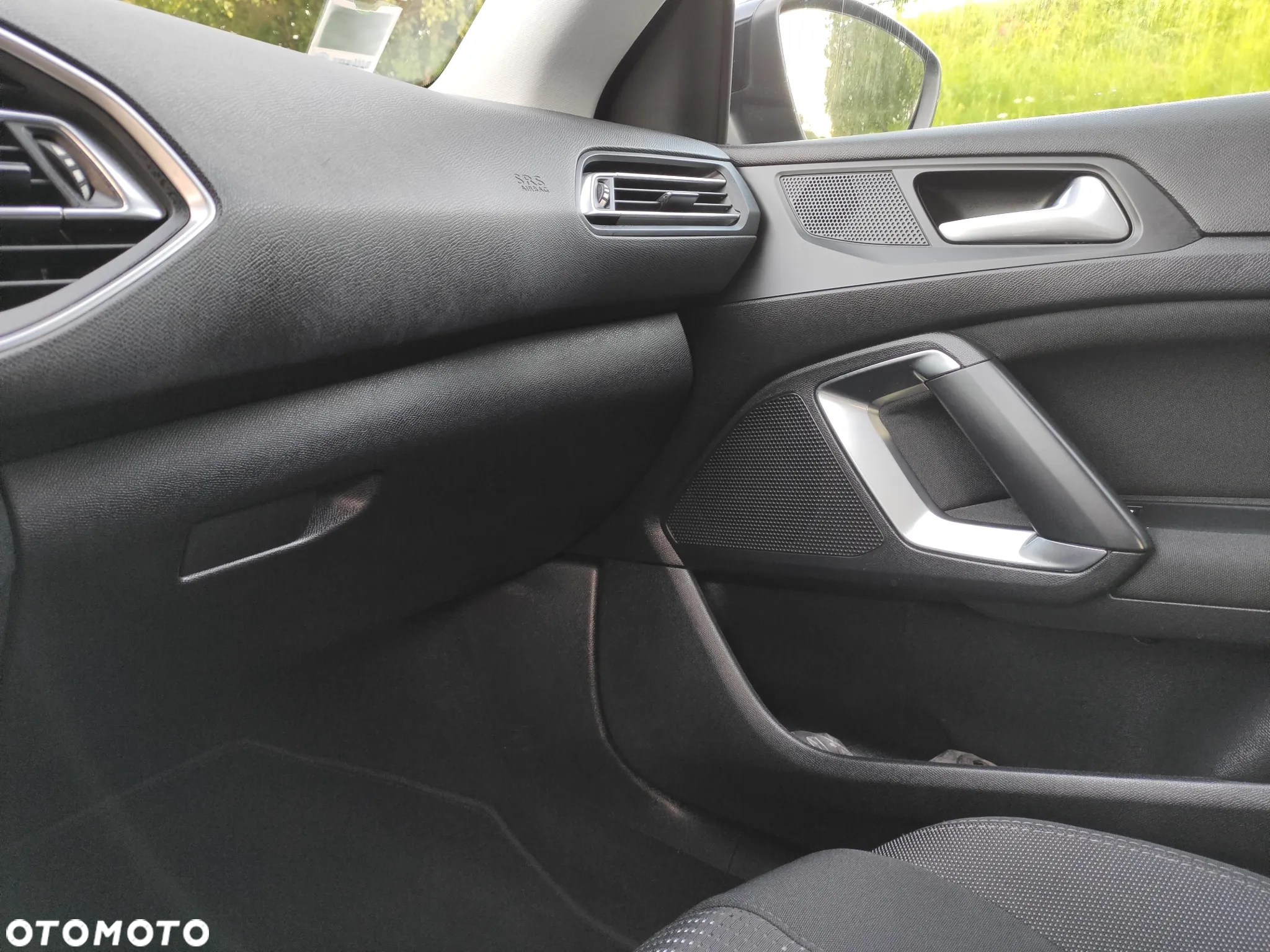 Peugeot 308 1.2 PureTech Allure S&S - 18