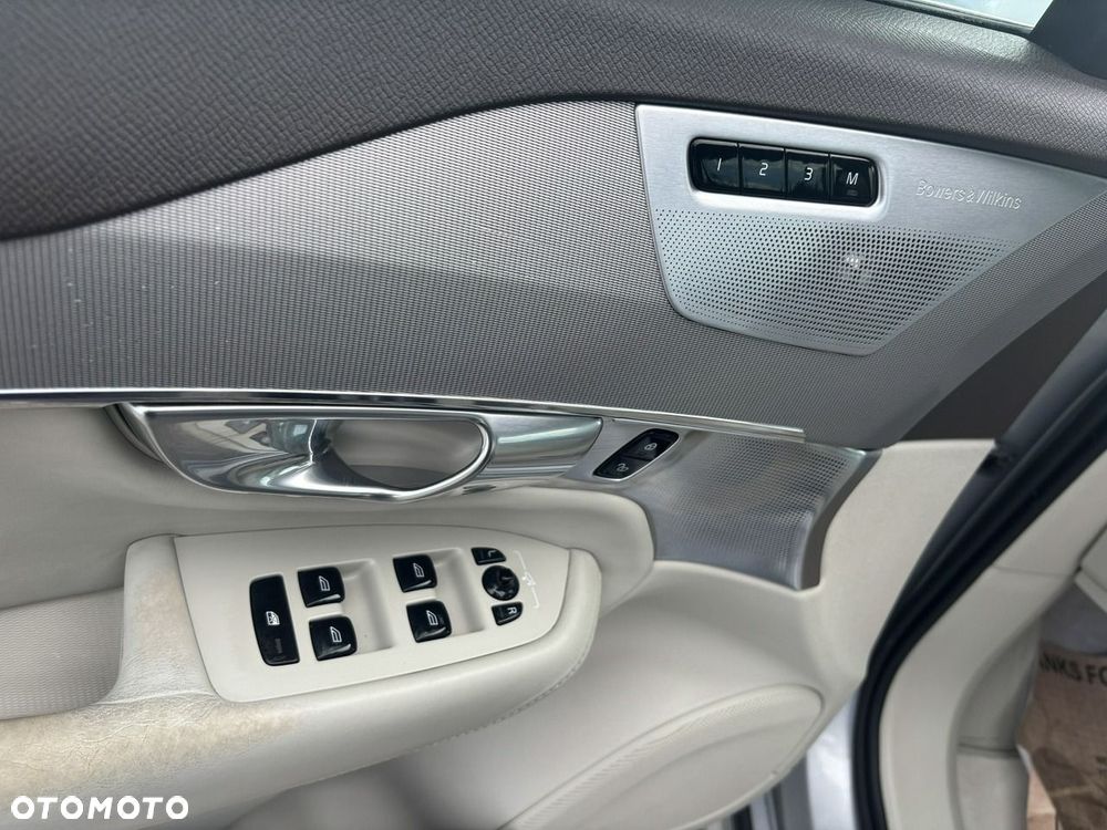 Volvo XC 90 - 16