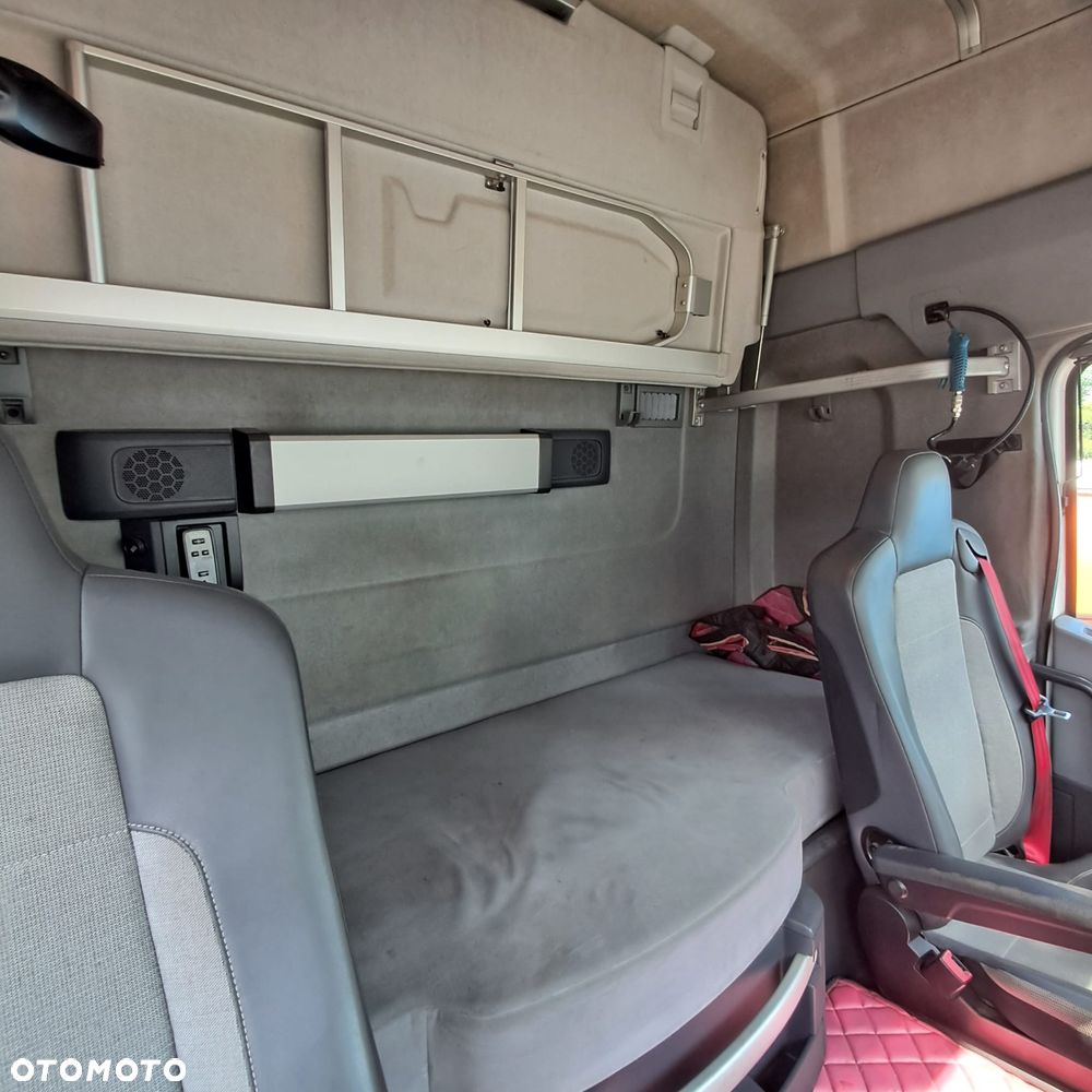 Renault T440 - 9