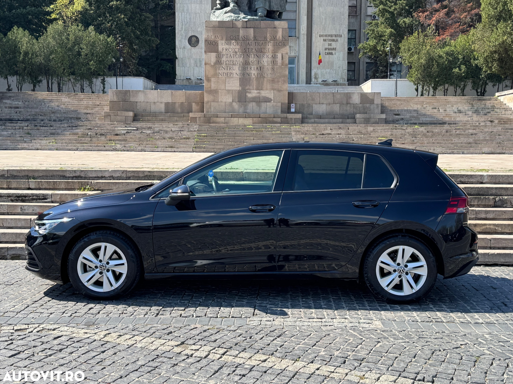 Volkswagen Golf 1.0 eTSI DSG MHEV Life - 5