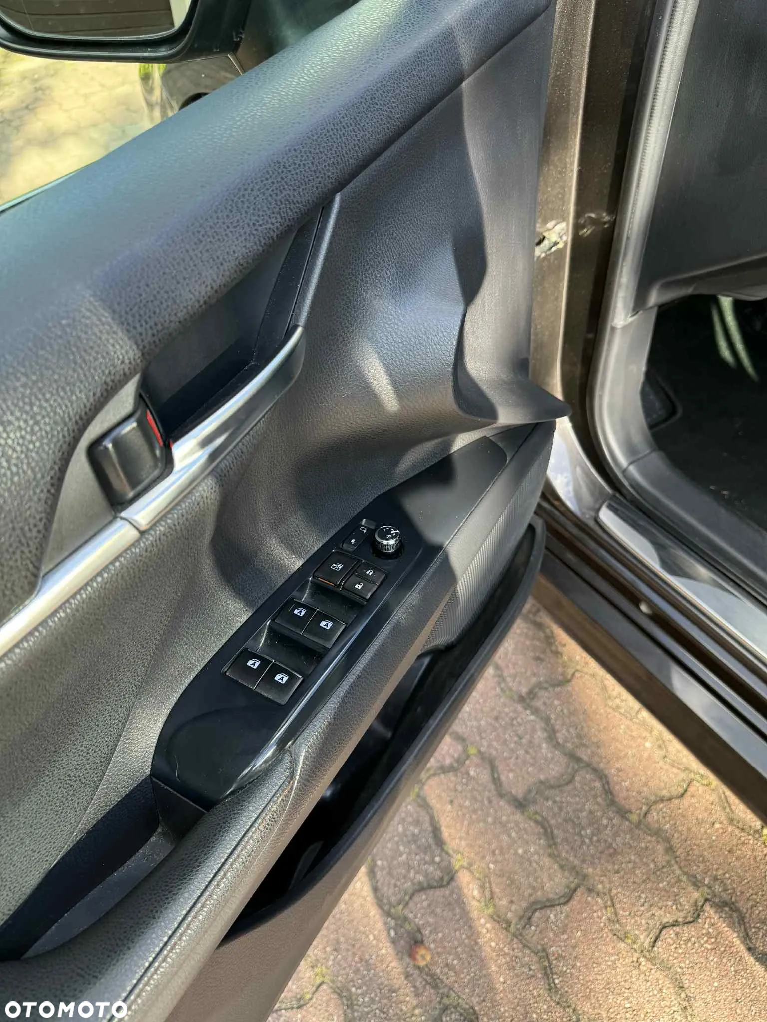 Toyota Camry 2.5 Hybrid Executive CVT - 13