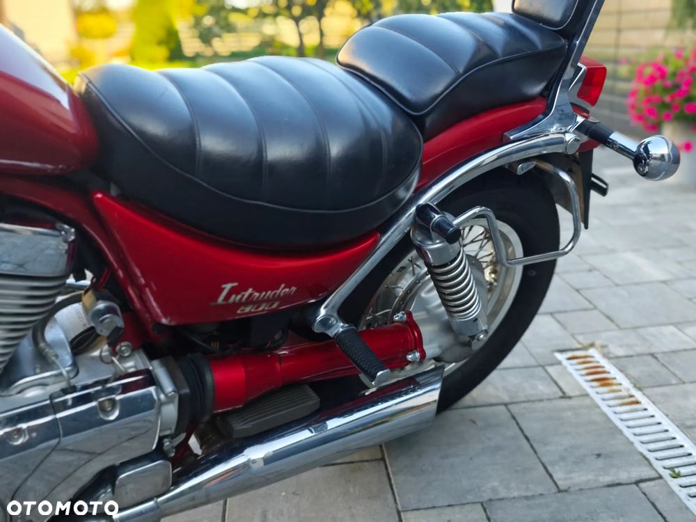 Suzuki Intruder - 16