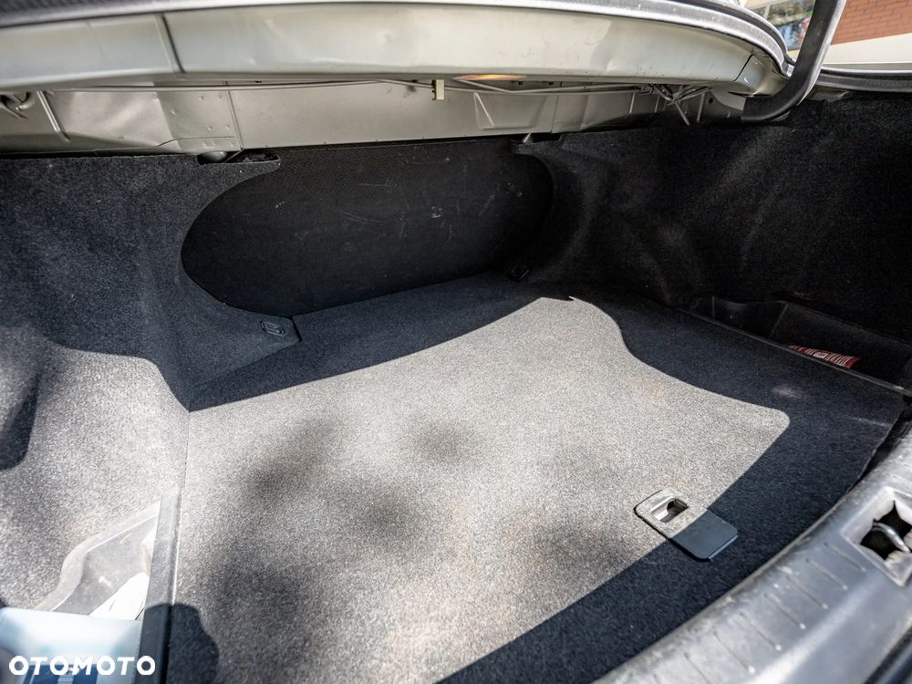 Toyota Avensis 1.8 VVT-i Luna - 25