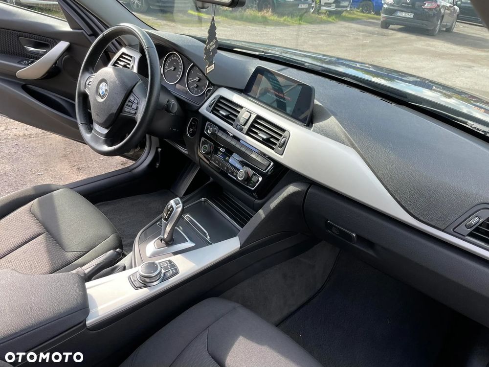BMW Seria 3 318d Sport Line Shadow - 17