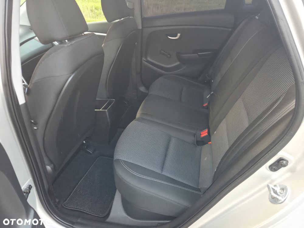 Hyundai i30 1.4 Family+ - 14