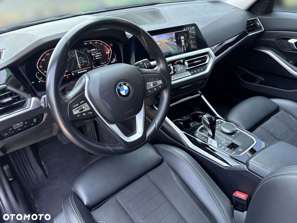 BMW Seria 3 320i Sport Line - 9