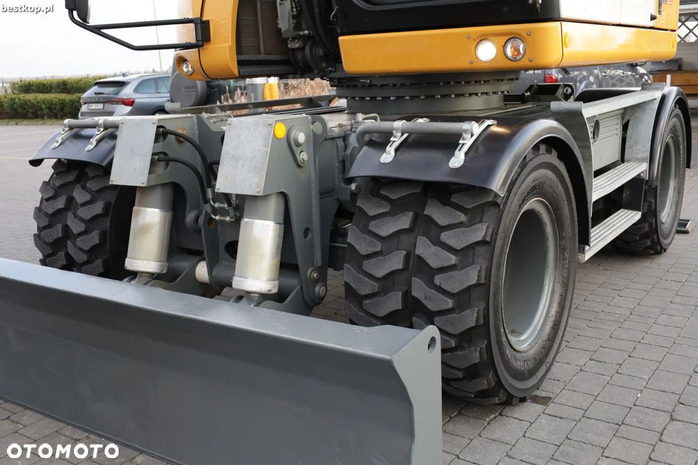 Liebherr A913 Compact Litronic - 19